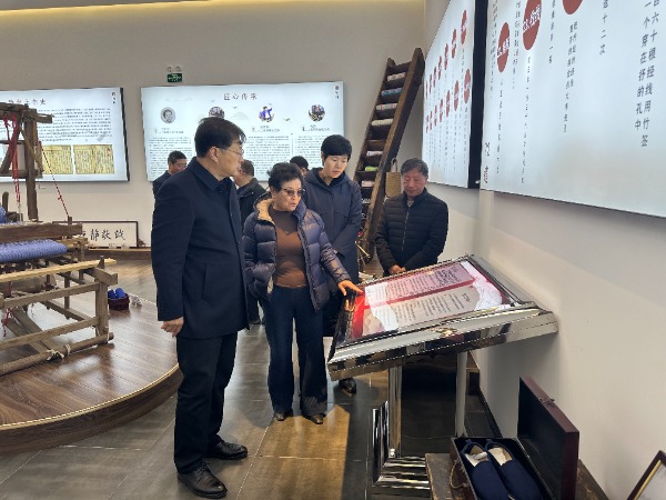 凯时AG集团党委书记、董事长吴宁带队赴赞皇县原村土布考察调研