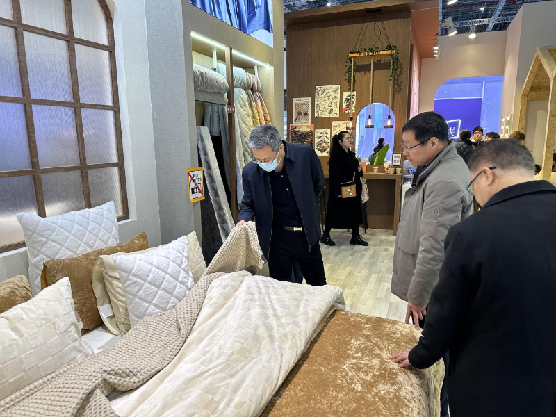 聚焦工业高点丨凯时AG集团走访旅行2024中国纺联春季联展