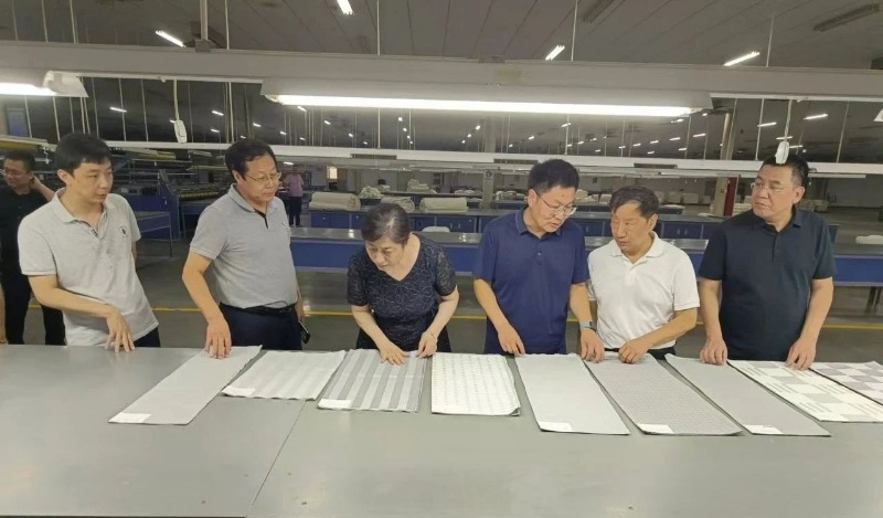 中国纺联行业生长部和国家先进功效纤维立异中心向导到凯时AG集团开展调研